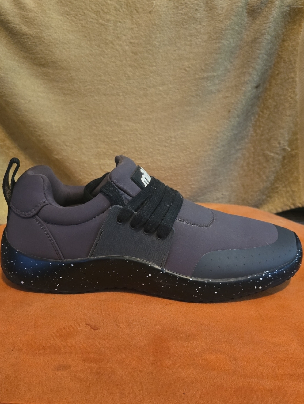 Snibbs Womens 7 Dark Grey And Black